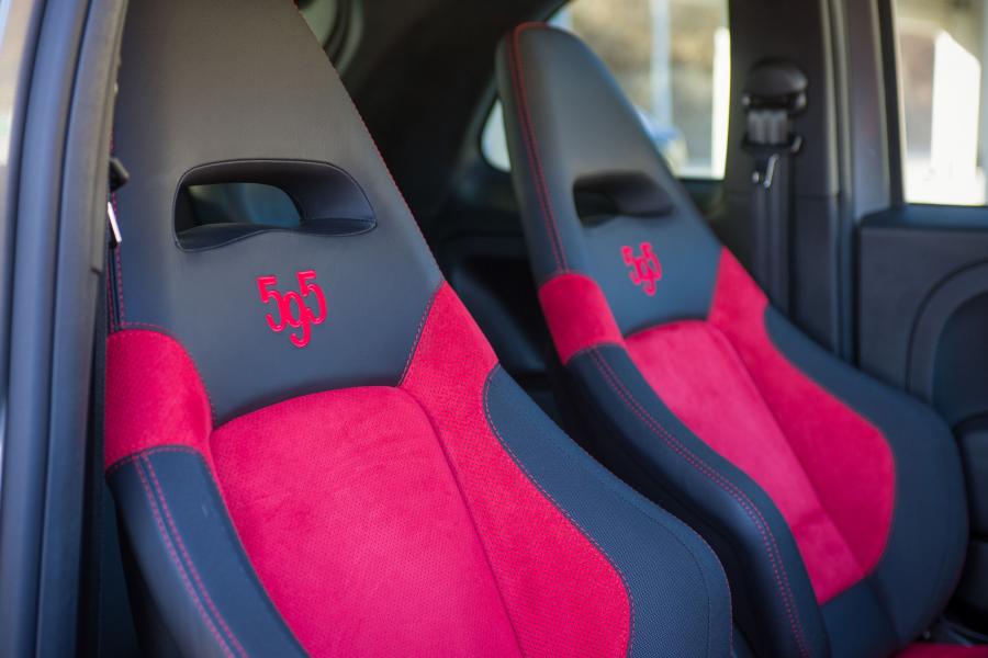 Интерьер Abarth 595 Competizione (312) 2013 года  (JP) (фото 14 из 27)